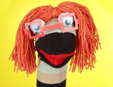 şirin çorap kukla Sarı zemin üzerine