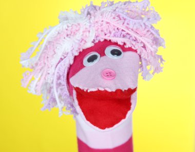 şirin çorap kukla Sarı zemin üzerine