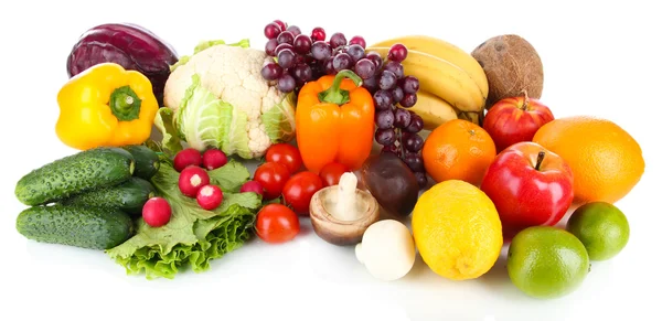 Diferentes frutas y verduras aisladas en blanco —  Fotos de Stock