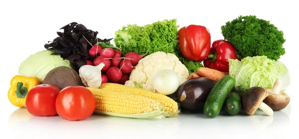 Verschillende groenten geïsoleerd op wit — Stockfoto