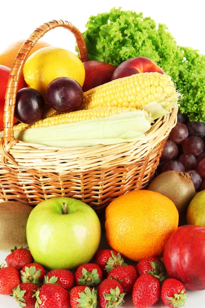 Verschiedene Früchte und Gemüse auf weißem Hintergrund — Stockfoto
