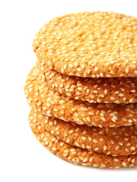 Galletas caseras con semillas de sésamo, aisladas en blanco — Foto de Stock