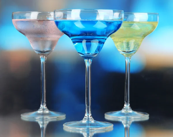 Cocktails on bright background — Stock Photo, Image