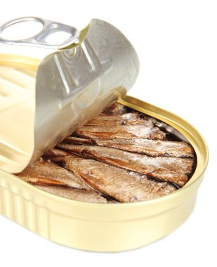 konserve sardalya, üzerinde beyaz izole ile açın.