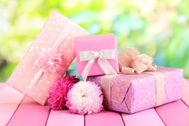 hediye ve çiçek, doğa zemin üzerine