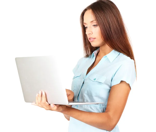 Молодая красивая деловая женщина с ноутбуком изолированы на белом — стоковое фото