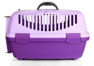 Evcil hayvan seyahat plastik kafes üzerinde beyaz izole