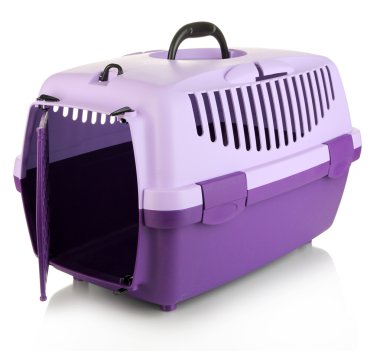 Evcil hayvan seyahat plastik kafes üzerinde beyaz izole