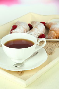 çay tablo Oda ahşap tepsi kekleri ile