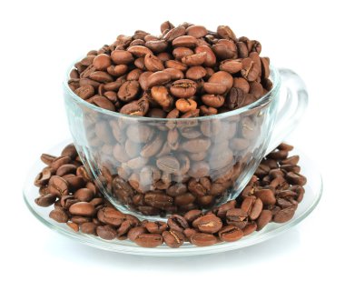 kahve çekirdekleri üzerine beyaz izole Kupası