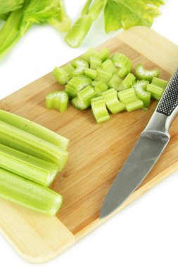 üzerinde kesme tahtası yakın çekim yeşil taze kereviz