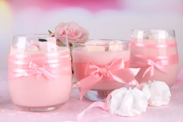 Tasty yogurt with marshmallows, close up — Stock Photo, Image