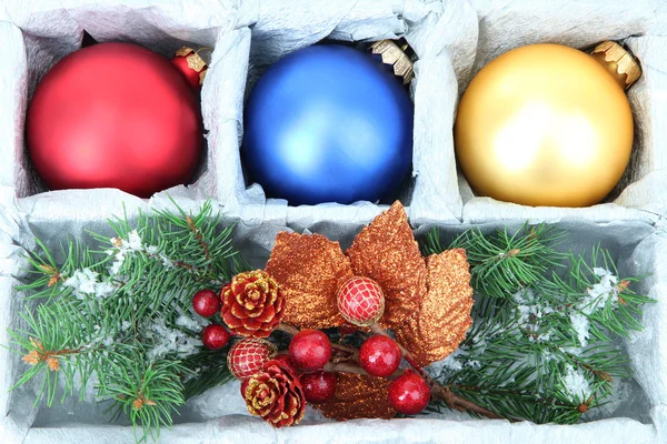 Belas bolas de Natal embaladas, close-up — Fotografia de Stock