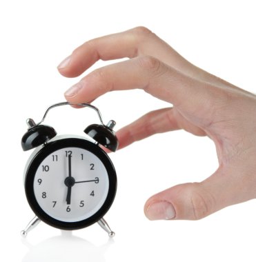 çalar saat ve üzerinde beyaz izole el