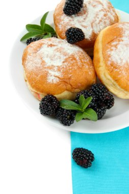 çilek, beyaz izole ile lezzetli börekler