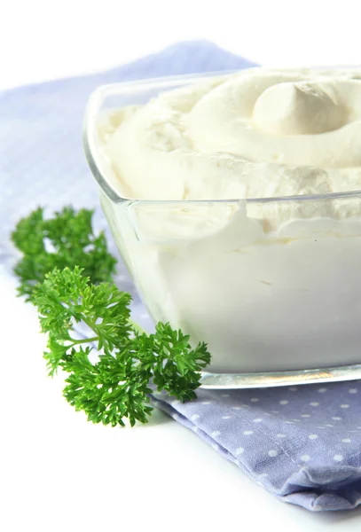 Sour cream in bowl close-up — Stock Photo, Image