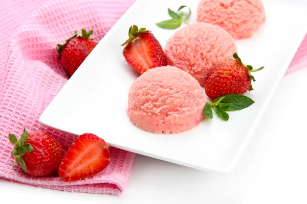 Delicious ice cream on plate close-up — Stock Photo, Image