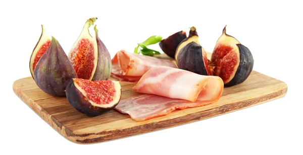 Smakelijke vijgen met ham, geïsoleerd op wit — Stockfoto