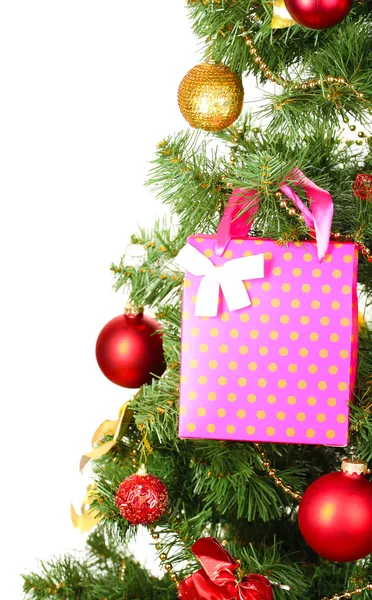Present på julgran isolerad på vit — Stockfoto