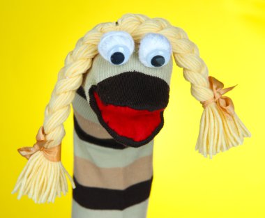 şirin çorap kukla Sarı zemin üzerine