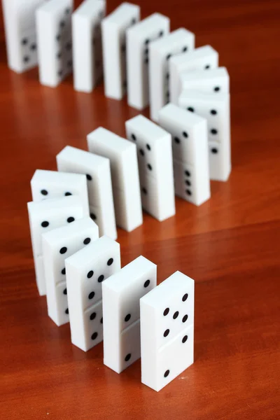 Ahşap zemin üzerinde Domino — Stok fotoğraf