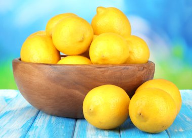 kase üzerinde parlak arka plan masaya olgun limon