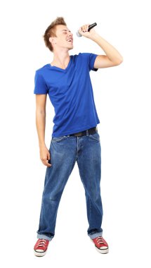 yakışıklı bir genç adam olarak izole beyaz şarkı söylüyor.