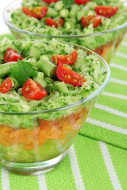 lezzetli taze sebze salatası