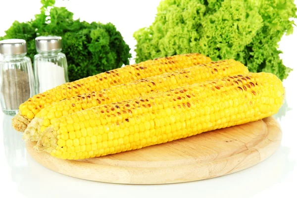 Delicioso milho grelhado dourado isolado em branco — Fotografia de Stock