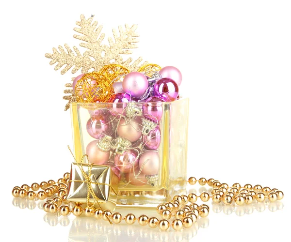 Vánoční dekorace v skleněná váza izolované na bílém — Stock fotografie