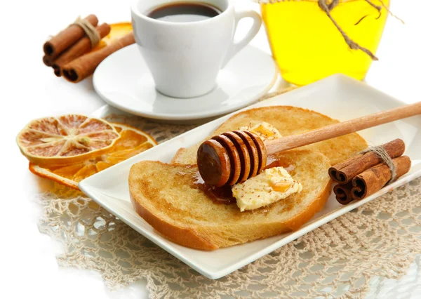 Pane tostato bianco con miele e tazza di caffè, isolato su bianco — Foto Stock