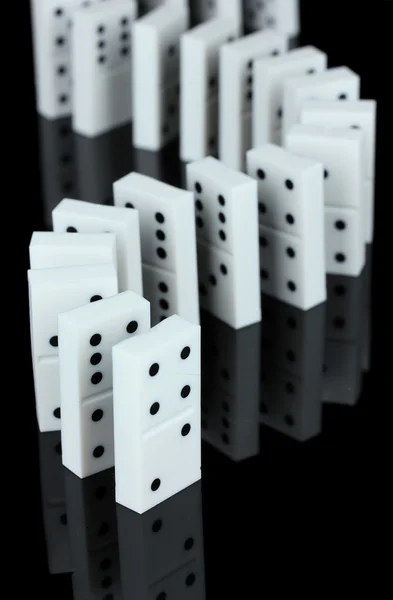 Siyah üzerine izole Domino — Stok fotoğraf