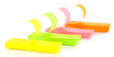 beyaz izole renkli yapışkan notlar