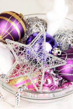 Noel süsleri kapanıyor.