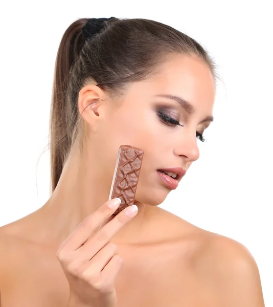 Ritratto di bella ragazza con cioccolato isolato su bianco — Foto Stock