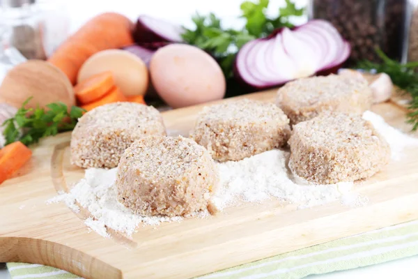 Polpette di carne a bordo su tovagliolo — Foto Stock