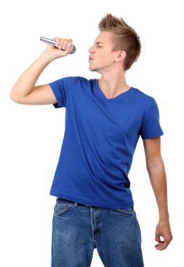 yakışıklı bir genç adam olarak izole beyaz şarkı söylüyor.