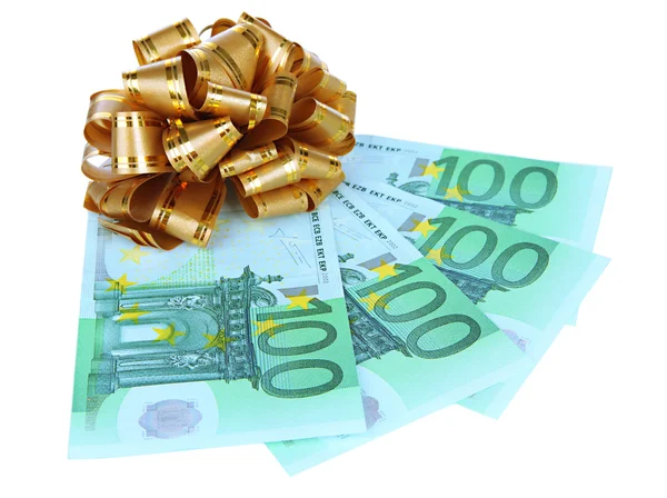 Euro üzerinde beyaz izole hediye yay ile — Stok fotoğraf