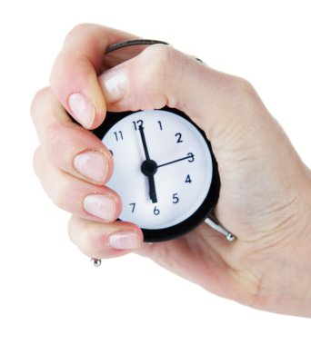 çalar saat üzerinde beyaz izole el