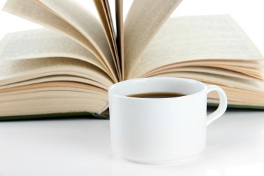 fincan kahve ve kitap yakın çekim