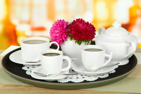 カフェ テーブル トレイ上のコーヒー カップ — ストック写真