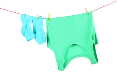 giyim üzerine beyaz izole ip üzerinde