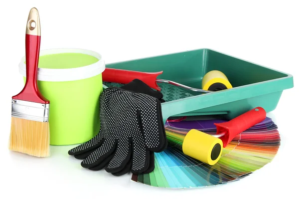 Plastic emmer met verf, roller, borstels en helder palet van kleuren geïsoleerd op wit — Stockfoto