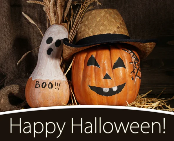 Halloween-Kürbisse auf dunklem Hintergrund — Stockfoto