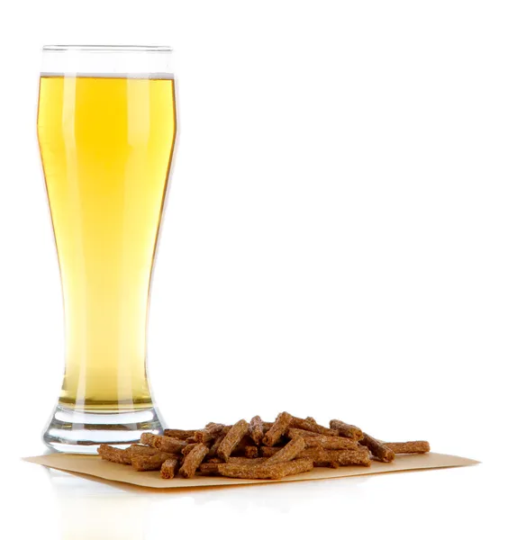 Beer in glass and croutons isolated on white — Stock Photo, Image