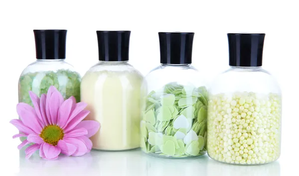 Aromatherapie mineralen - kleurrijke badzout geïsoleerd op wit — Stockfoto