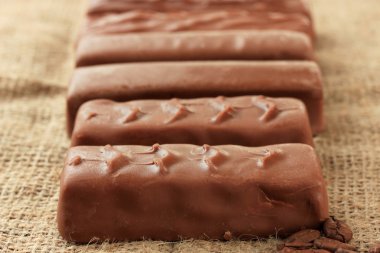 çul zemin üzerine lezzetli çikolata bar