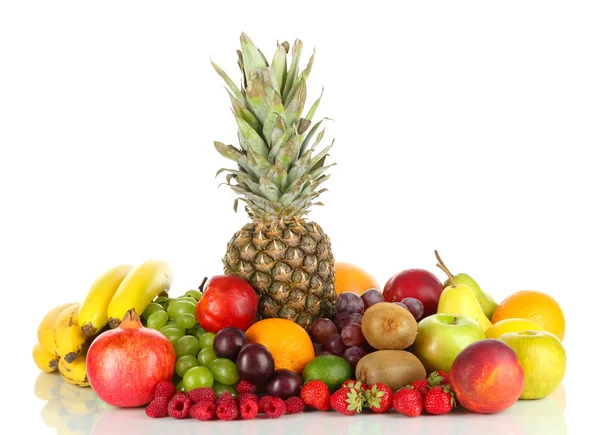 Frutti diversi isolati su bianco — Foto Stock