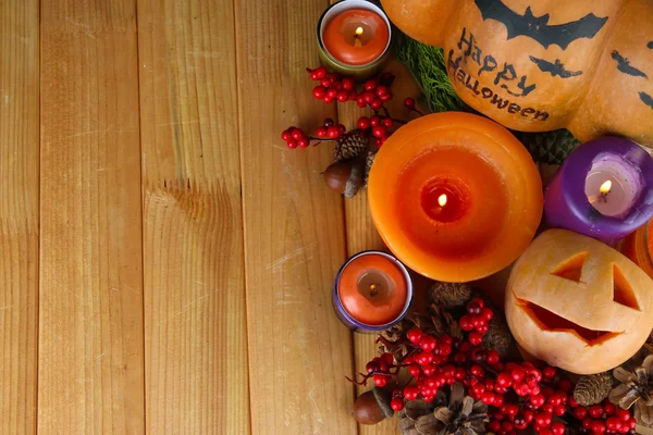 Composição para Halloween com na mesa de madeira close-up — Fotografia de Stock