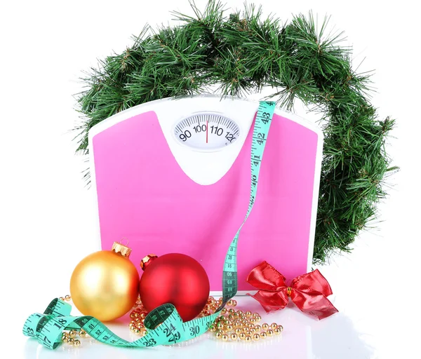 体重秤和孤立的白色衬底上的圣诞属性 — 图库照片